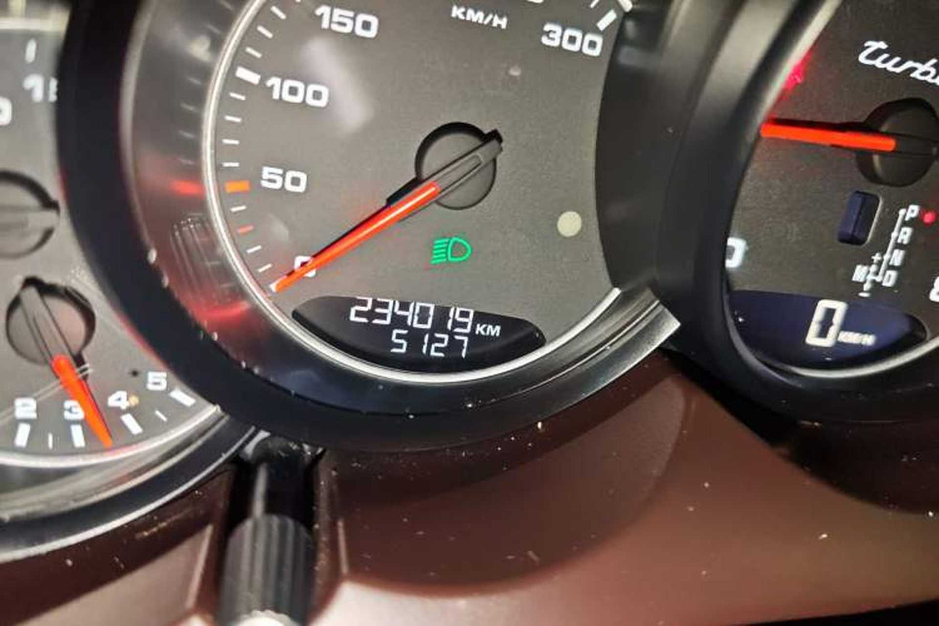 Used Porsche Cayenne 2011 Cayenne Turbo 4.8T Odometer Close Up