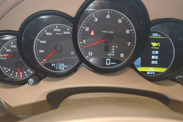 Used Porsche Cayenne 2011 Cayenne 3.0T Odometer Close Up