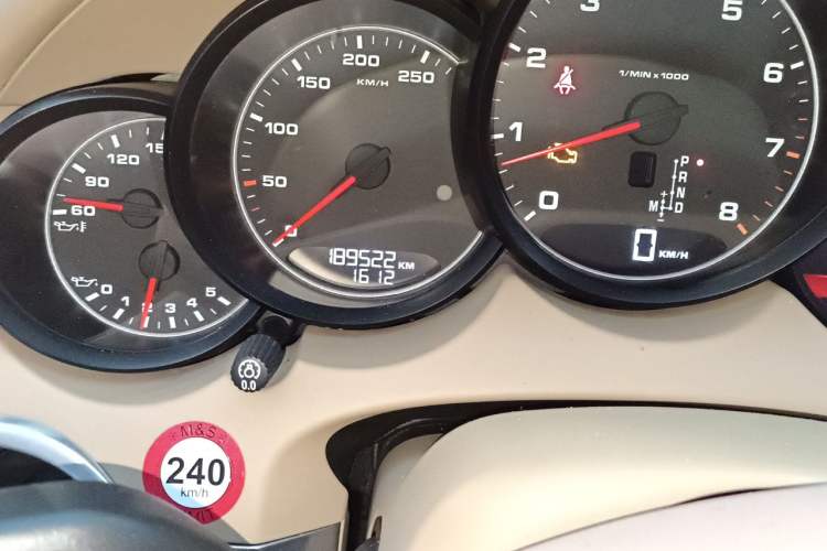 Used Porsche Cayenne 2011 Cayenne 3.0T Odometer Close Up