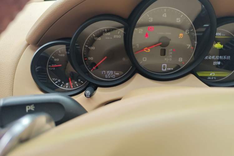 Used Porsche Cayenne 2011 Cayenne S 4.8L Odometer Close Up