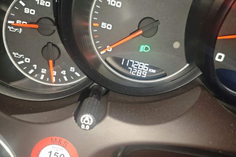Used Porsche Cayenne 2011 Cayenne 3.0T Odometer Close Up