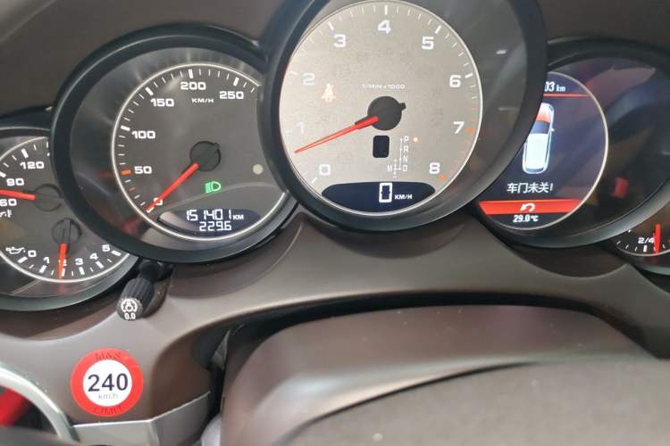 Used Porsche Cayenne 2011 Cayenne S 4.8L Odometer Close Up