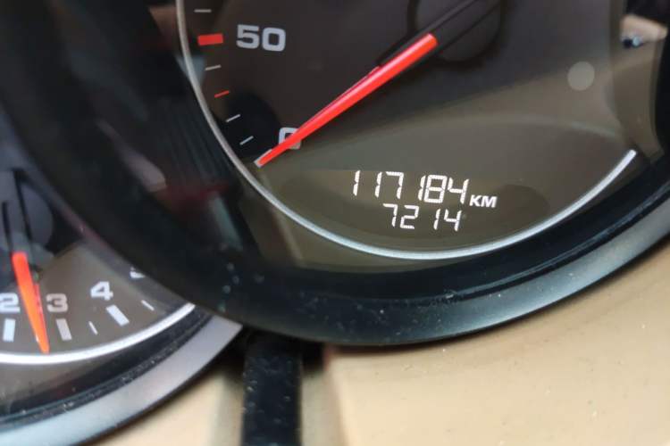Used Porsche Cayenne 2011 Cayenne 3.0T Odometer Close Up