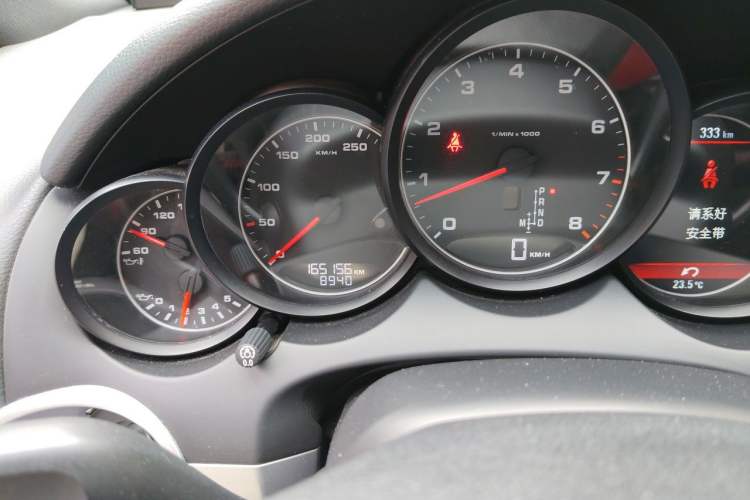 Used Porsche Cayenne 2011 Cayenne 3.0T Odometer Close Up