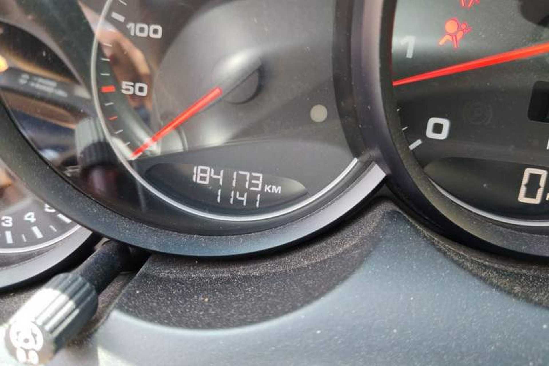 Used Porsche Cayenne 2011 Cayenne 3.0T Odometer Close Up