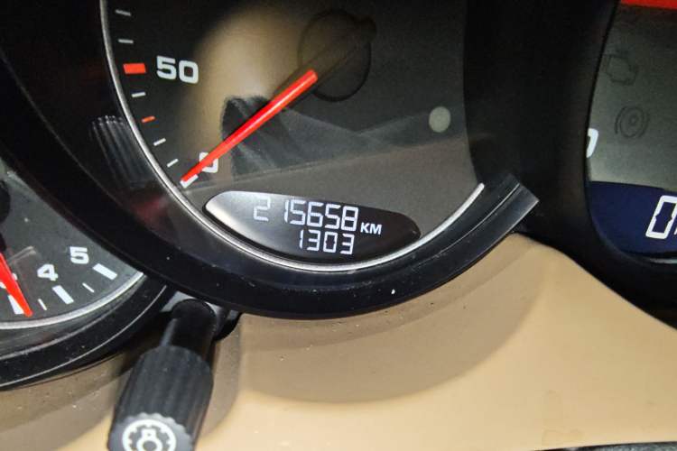 Used Porsche Cayenne 2011 Cayenne S 4.8L Odometer Close Up