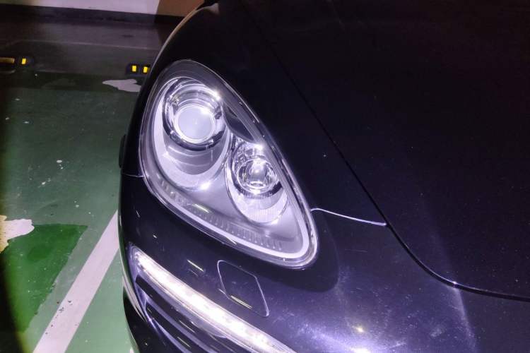 Used Porsche Cayenne 2011 Cayenne 3.0T Right Front Headlight