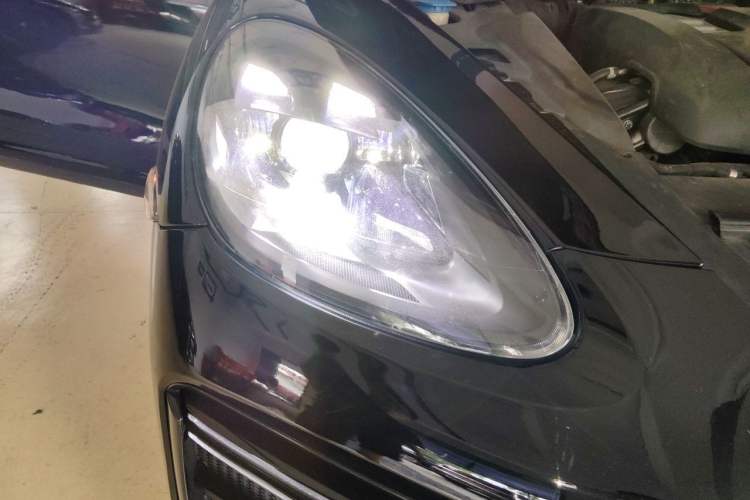Used Porsche Cayenne 2011 Cayenne 3.0T Right Front Headlight