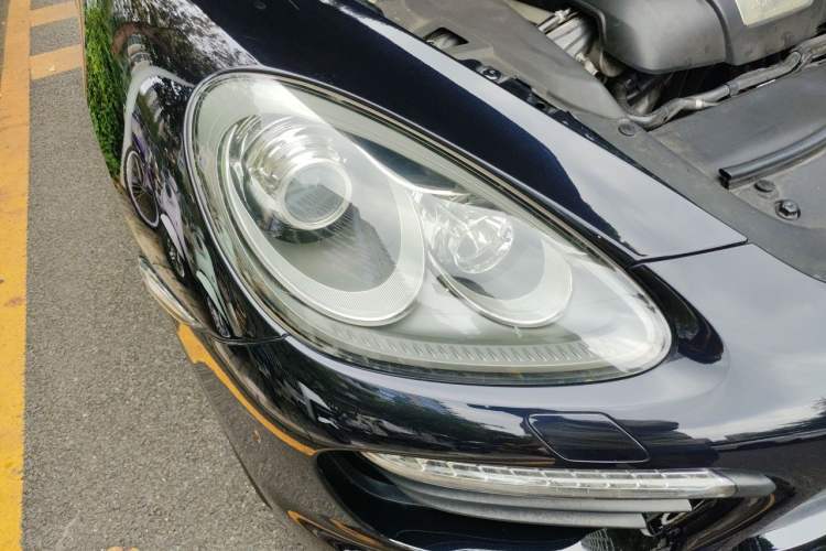 Used Porsche Cayenne 2011 Cayenne 3.0T Right Front Headlight
