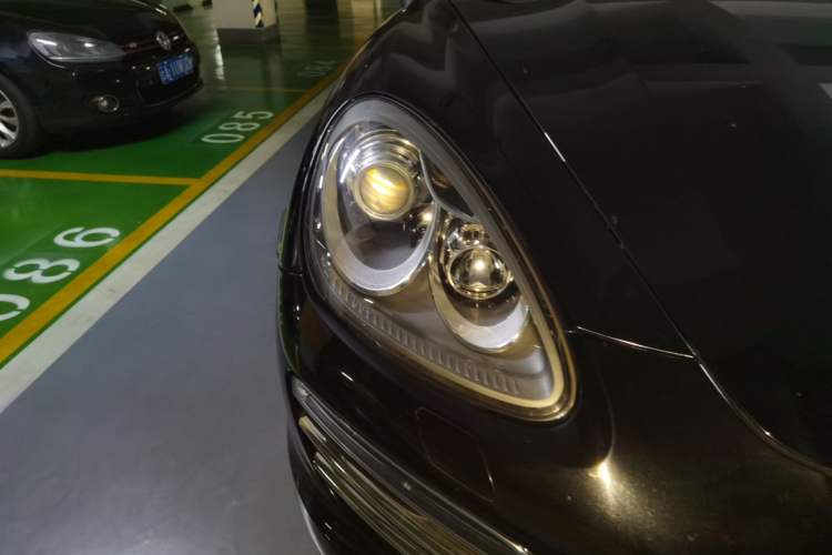 Used Porsche Cayenne 2011 Cayenne 3.0T Right Front Headlight