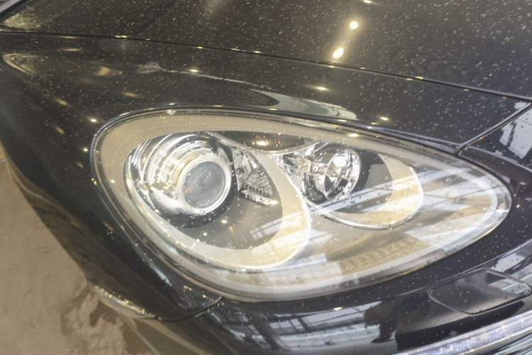 Used Porsche Cayenne 2011 Cayenne 3.0T Right Front Headlight