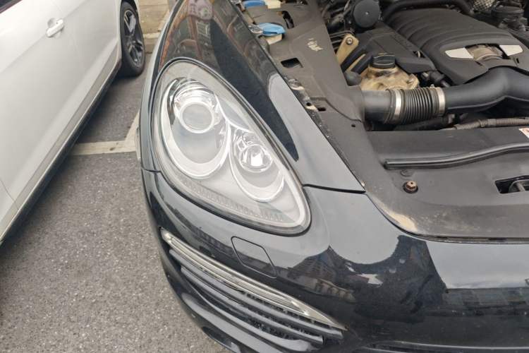 Used Porsche Cayenne 2011 Cayenne S 4.8L Right Front Headlight