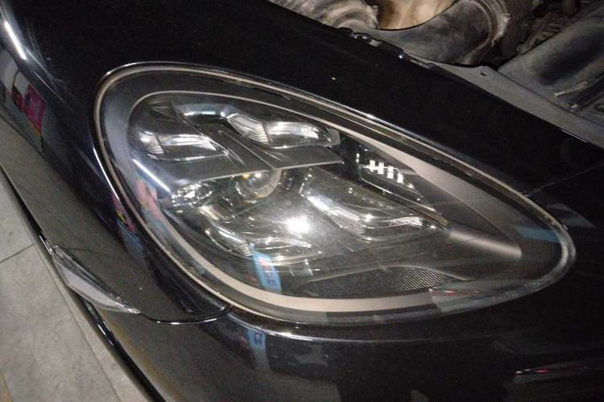 Used Porsche Cayenne 2011 Cayenne S 4.8L Right Front Headlight