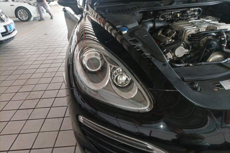 Used Porsche Cayenne 2011 Cayenne 3.0T Right Front Headlight