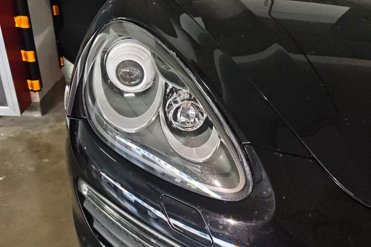Used Porsche Cayenne 2011 Cayenne S 4.8L Right Front Headlight