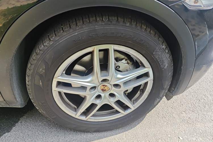 Used Porsche Cayenne 2011 Cayenne S 4.8L Right Front Wheel Hub