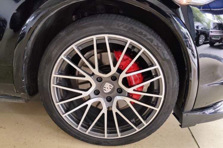 Used Porsche Cayenne 2011 Cayenne 3.0T Right Front Wheel Hub