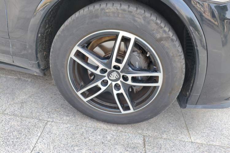 Used Porsche Cayenne 2011 Cayenne 3.0T Right Front Wheel Hub