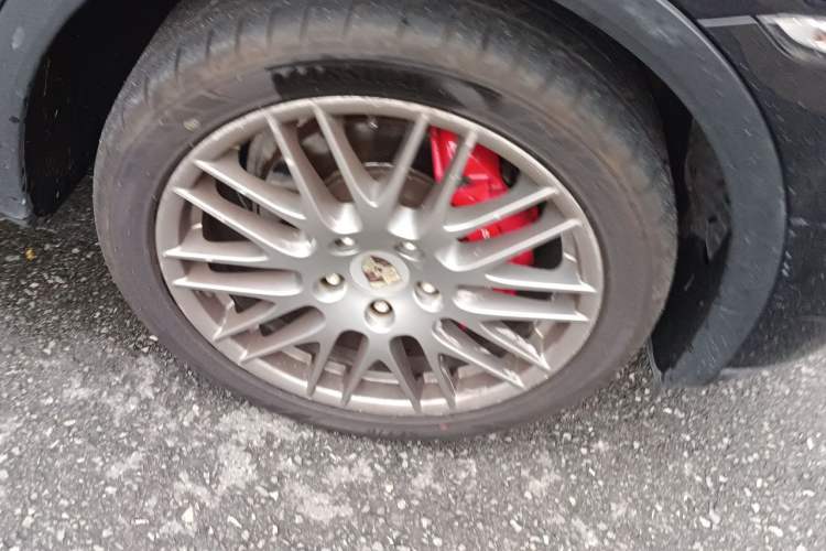 Used Porsche Cayenne 2011 Cayenne 3.0T Right Front Wheel Hub