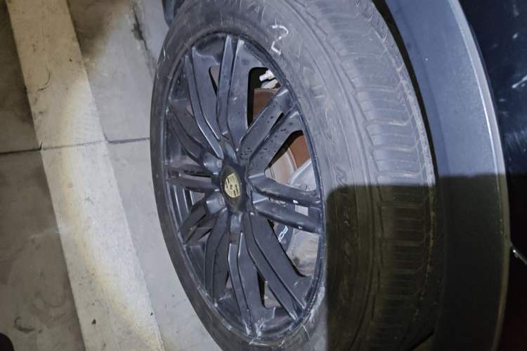 Used Porsche Cayenne  Right Front Wheel Hub