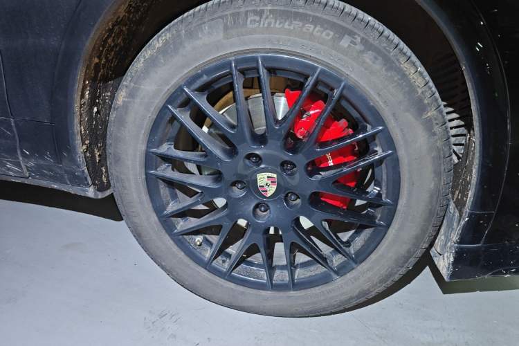 Used Porsche Cayenne 2011 Cayenne S Hybrid 3.0T Right Front Wheel Hub