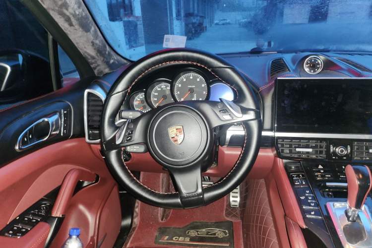 Used Porsche Cayenne 2011 Cayenne 3.0T Steering Wheel