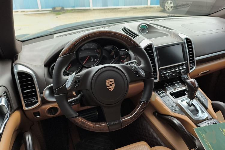 Used Porsche Cayenne 2011 Cayenne 3.0T Steering Wheel