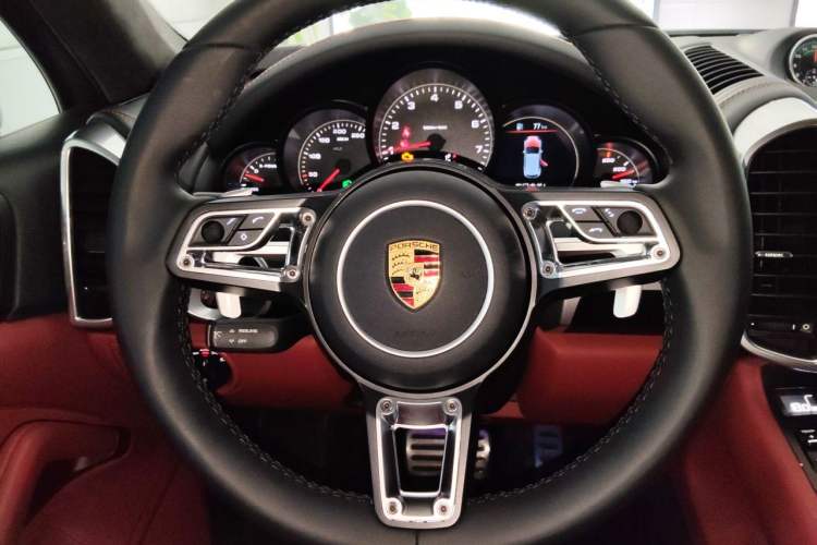 Used Porsche Cayenne 2011 Cayenne 3.0T Steering Wheel