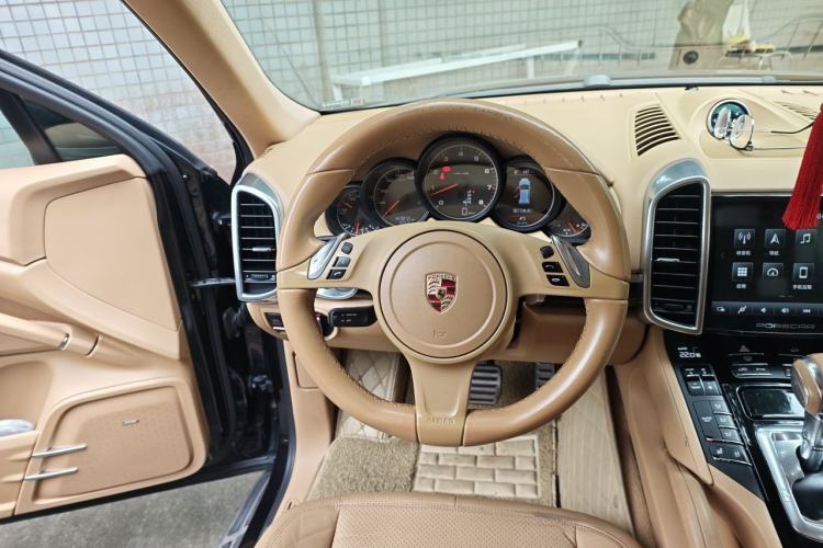 Used Porsche Cayenne 2011 Cayenne 3.0T Steering Wheel