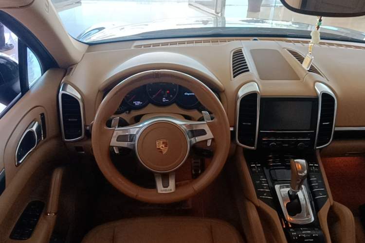 Used Porsche Cayenne 2011 Cayenne 3.0T Steering Wheel