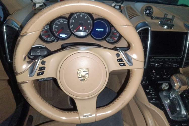 Used Porsche Cayenne 2011 Cayenne 3.0T Steering Wheel