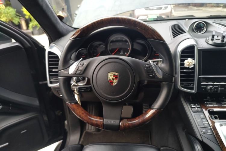 Used Porsche Cayenne 2011 Cayenne Turbo 4.8T Steering Wheel
