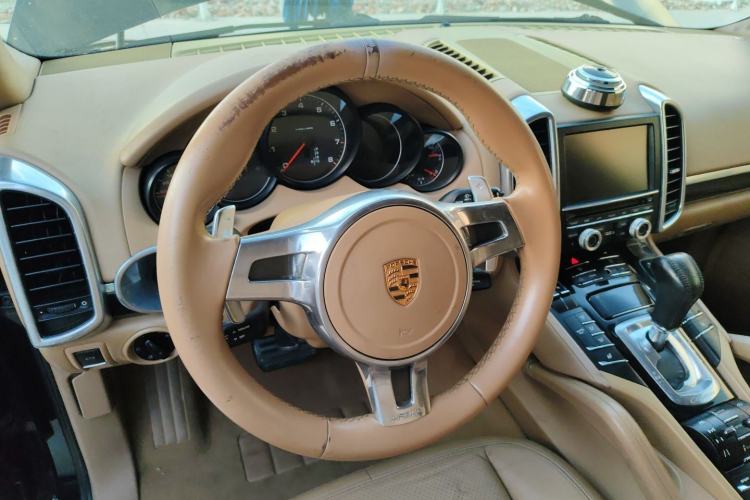 Used Porsche Cayenne 2011 Cayenne 3.0T Steering Wheel
