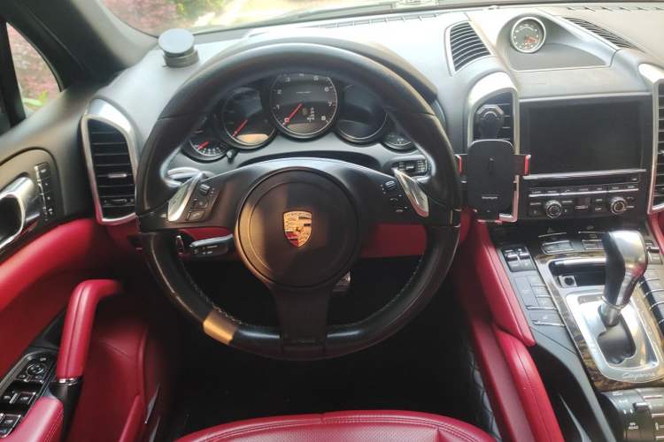 Used Porsche Cayenne 2011 Cayenne 3.0T Steering Wheel