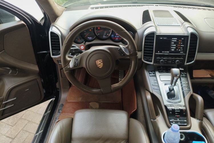 Used Porsche Cayenne 2011 Cayenne Turbo 4.8T Steering Wheel