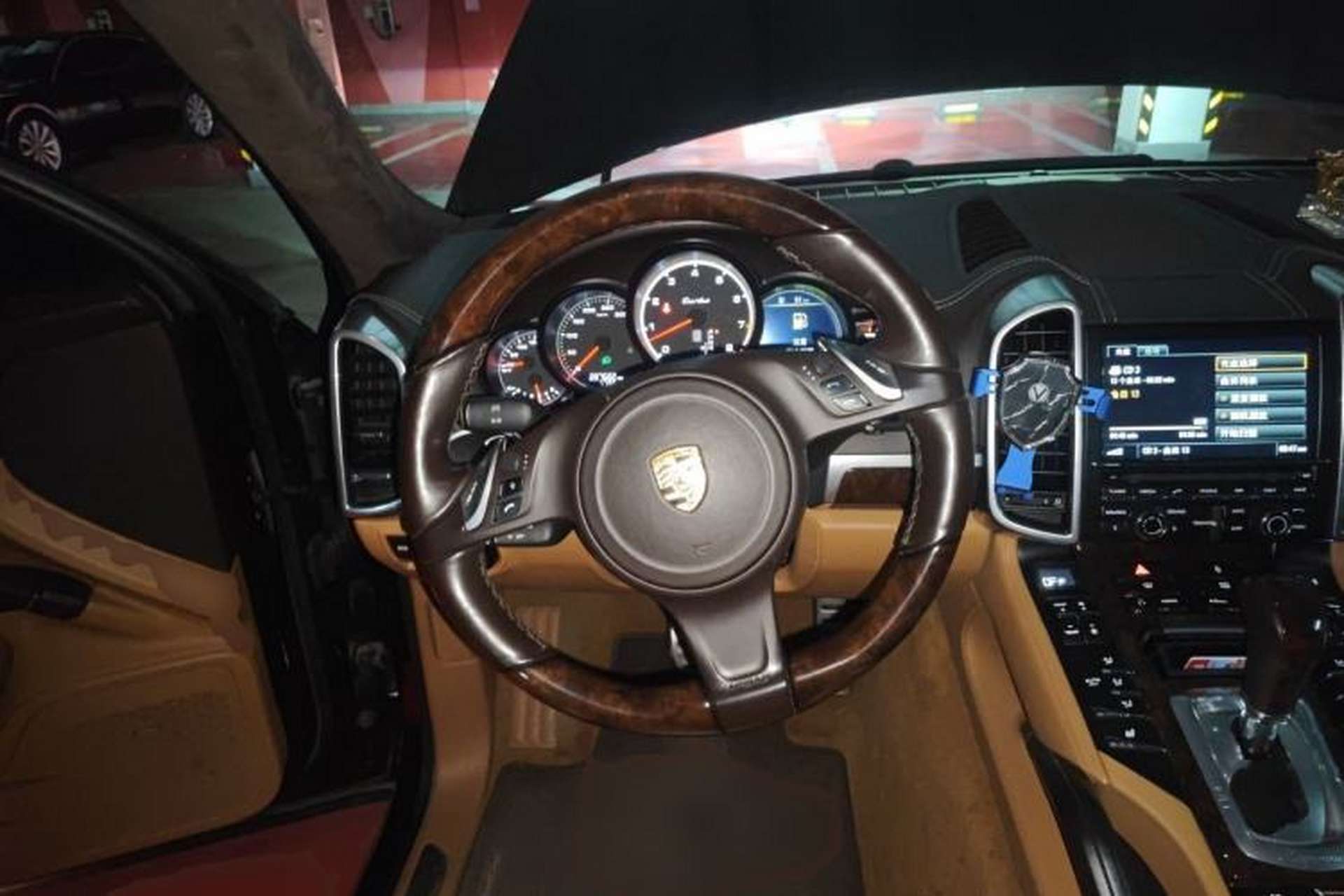 Used Porsche Cayenne 2011 Cayenne Turbo 4.8T Steering Wheel