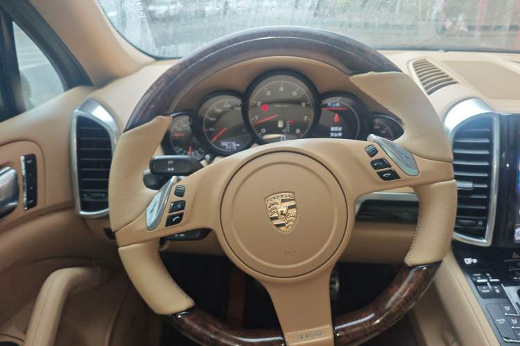 Used Porsche Cayenne 2011 Cayenne 3.0T Steering Wheel