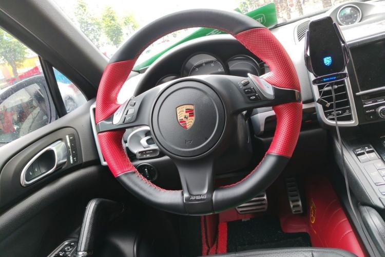 Used Porsche Cayenne 2011 Cayenne 3.0T Steering Wheel