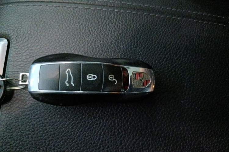 Used Porsche Cayenne 2011 Cayenne 3.0T Vehicle Key