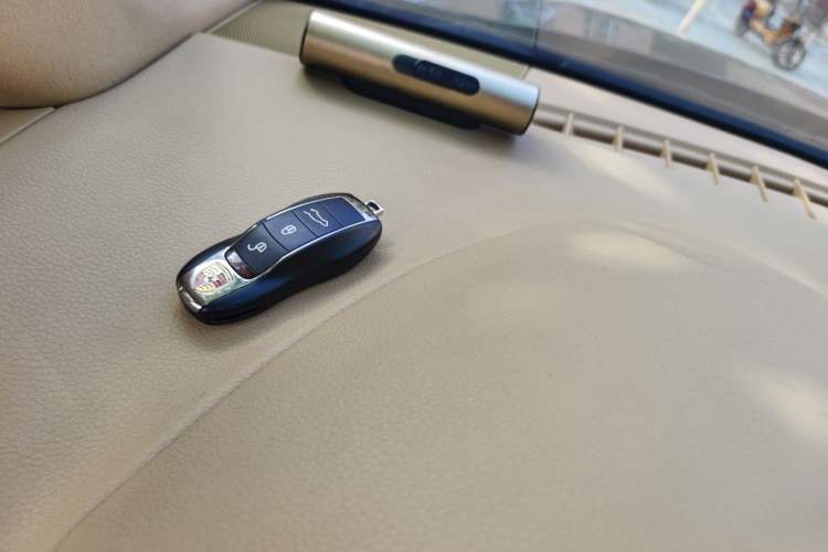 Used Porsche Cayenne 2011 Cayenne 3.0T Vehicle Key