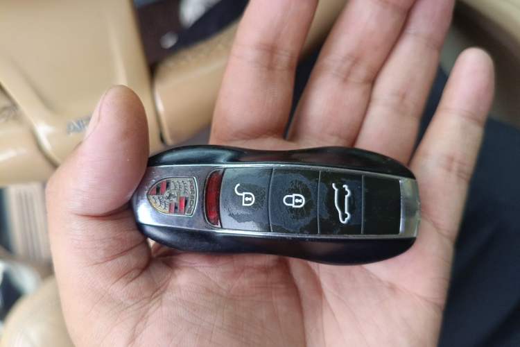 Used Porsche Cayenne 2011 Cayenne 3.0T Vehicle Key