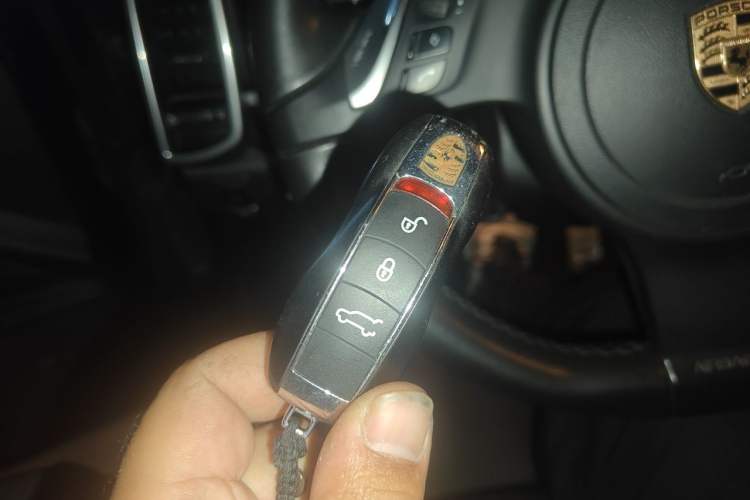 Used Porsche Cayenne 2011 Cayenne 3.0T Vehicle Key