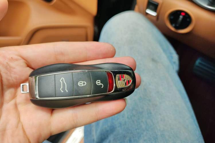 Used Porsche Cayenne 2011 Cayenne 3.0T Vehicle Key