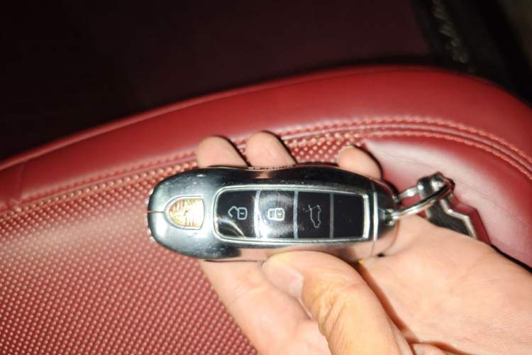 Used Porsche Cayenne 2011 Cayenne 3.0T Vehicle Key