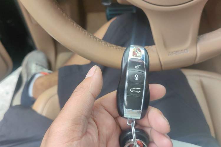 Used Porsche Cayenne 2011 Cayenne 3.0T Vehicle Key