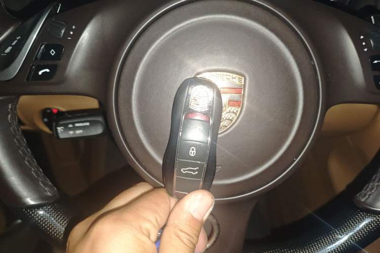 Used Porsche Cayenne 2011 Cayenne 3.0T Vehicle Key