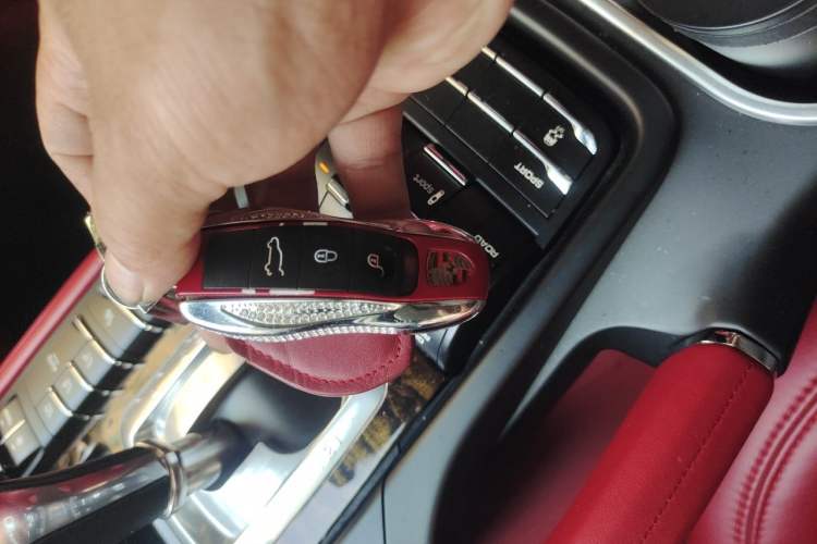 Used Porsche Cayenne 2011 Cayenne 3.0T Vehicle Key