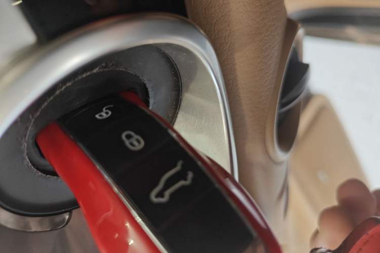 Used Porsche Cayenne 2011 Cayenne 3.0T Vehicle Key
