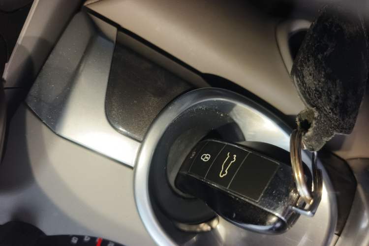 Used Porsche Cayenne 2011 Cayenne 3.0T Vehicle Key