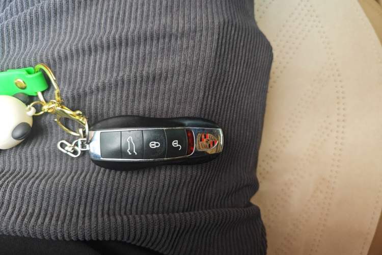 Used Porsche Cayenne 2011 Cayenne 3.0T Vehicle Key